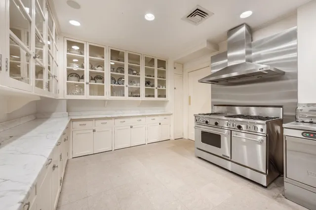 $6,595,000 | 1120 5th Avenue, Unit 2C | Upper East Side