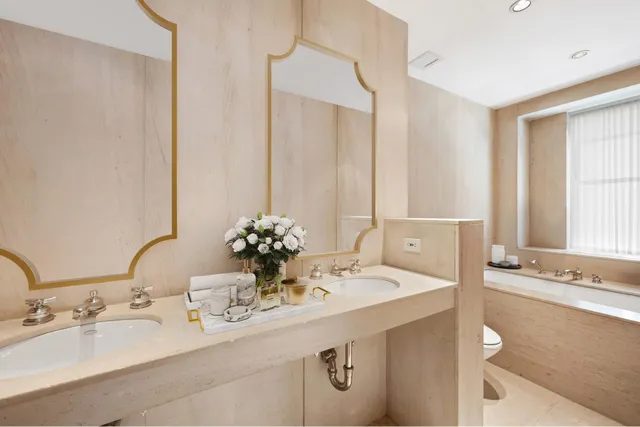 $6,595,000 | 1120 5th Avenue, Unit 2C | Upper East Side