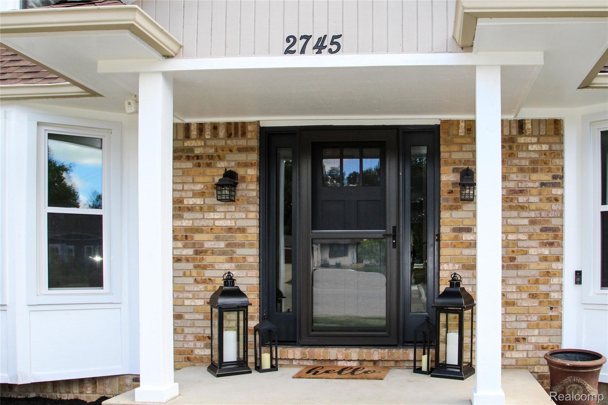2745 Partridge Rochester, MI 48306 - Photo 4 of 40 Front porch 2.jpg