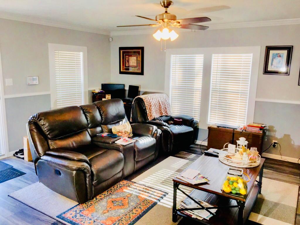 6222 Maxville Road Awendaw, SC 29429 - Photo 3 of 28 2 Living Room