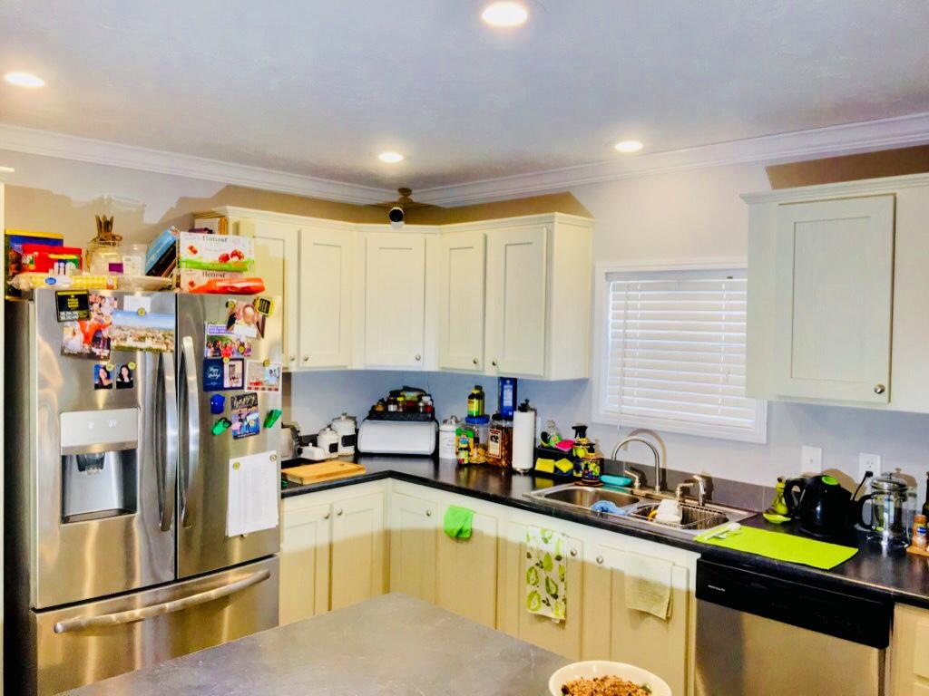 6222 Maxville Road Awendaw, SC 29429 - Photo 4 of 28 3 Kitchen