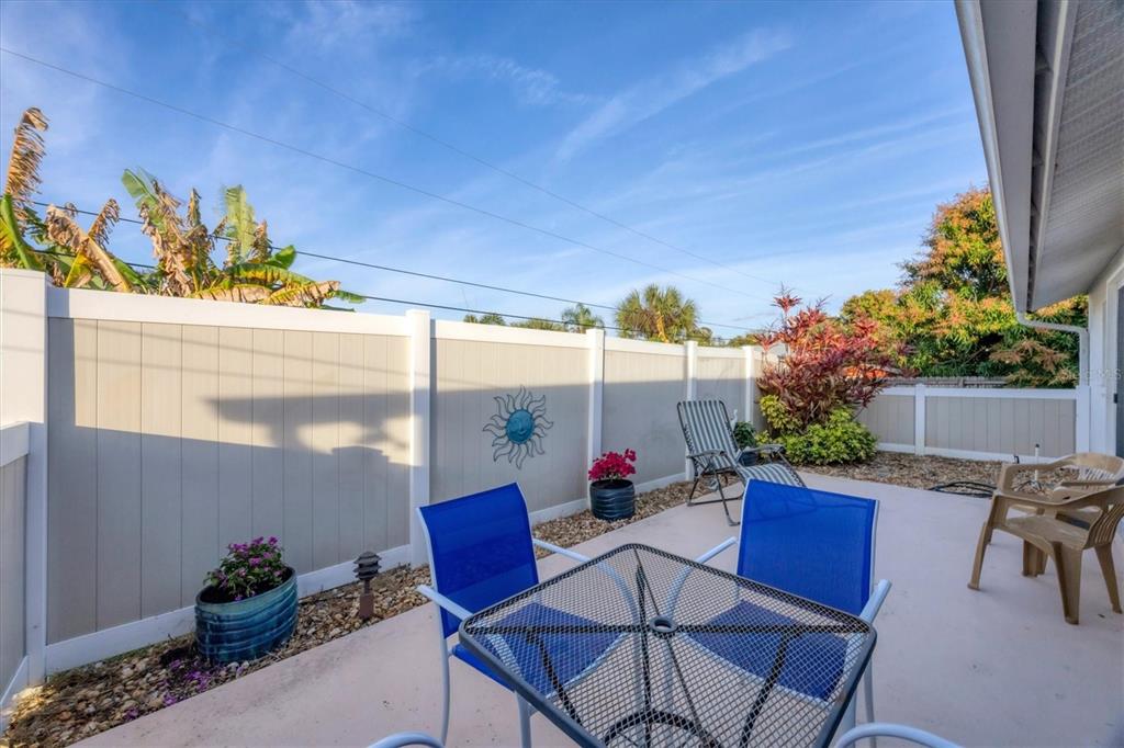 571 Morningside Road Venice, FL 34293 - Photo 18 of 36 a outdoor space with chairs