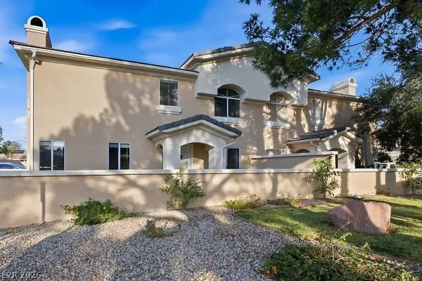 $1,995 | 910 Elegant Coral Avenue, Henderson, NV 89015