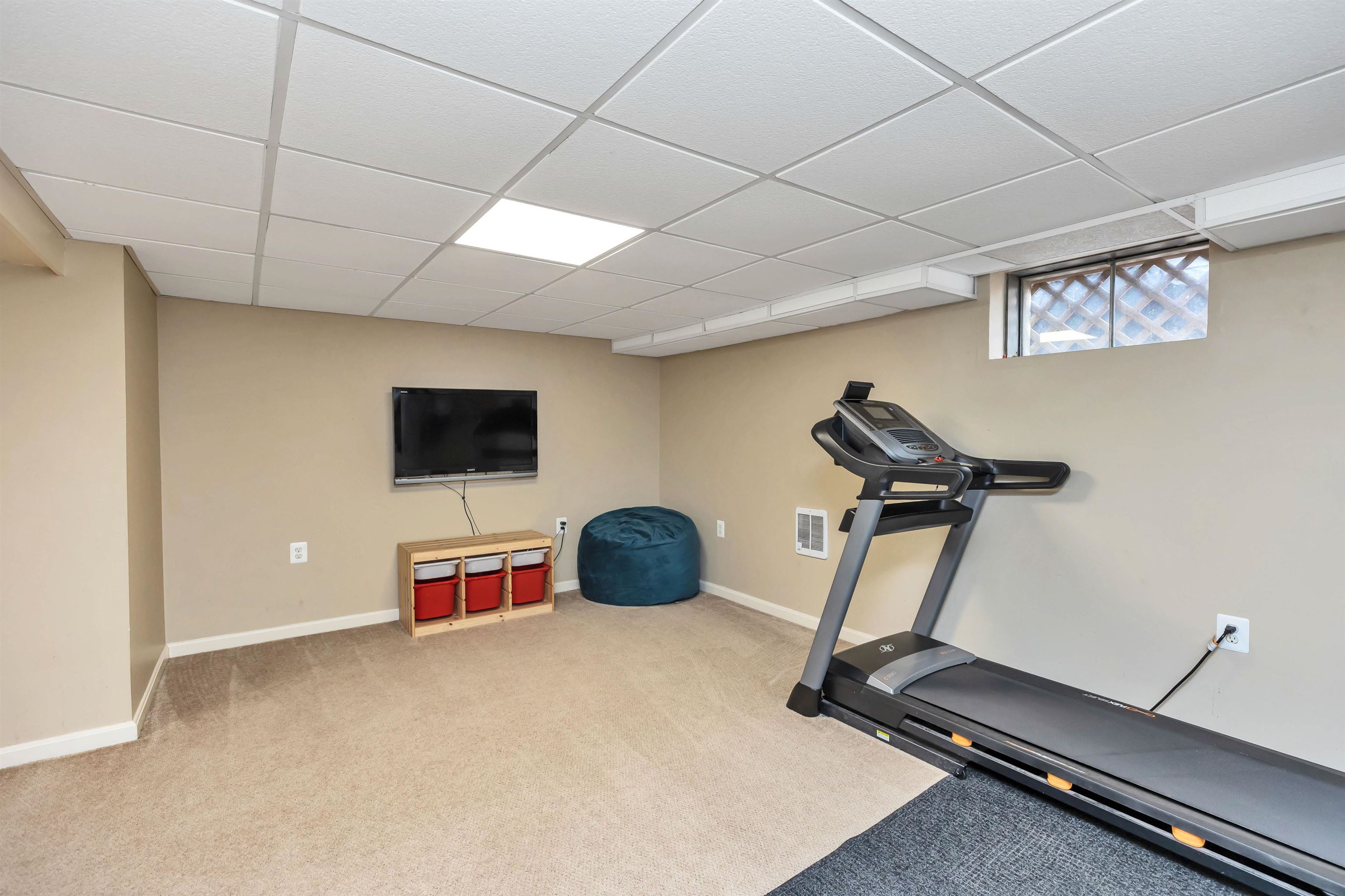 1 Georgetown Drive Amherst, NH 03031 - Photo 27 of 40