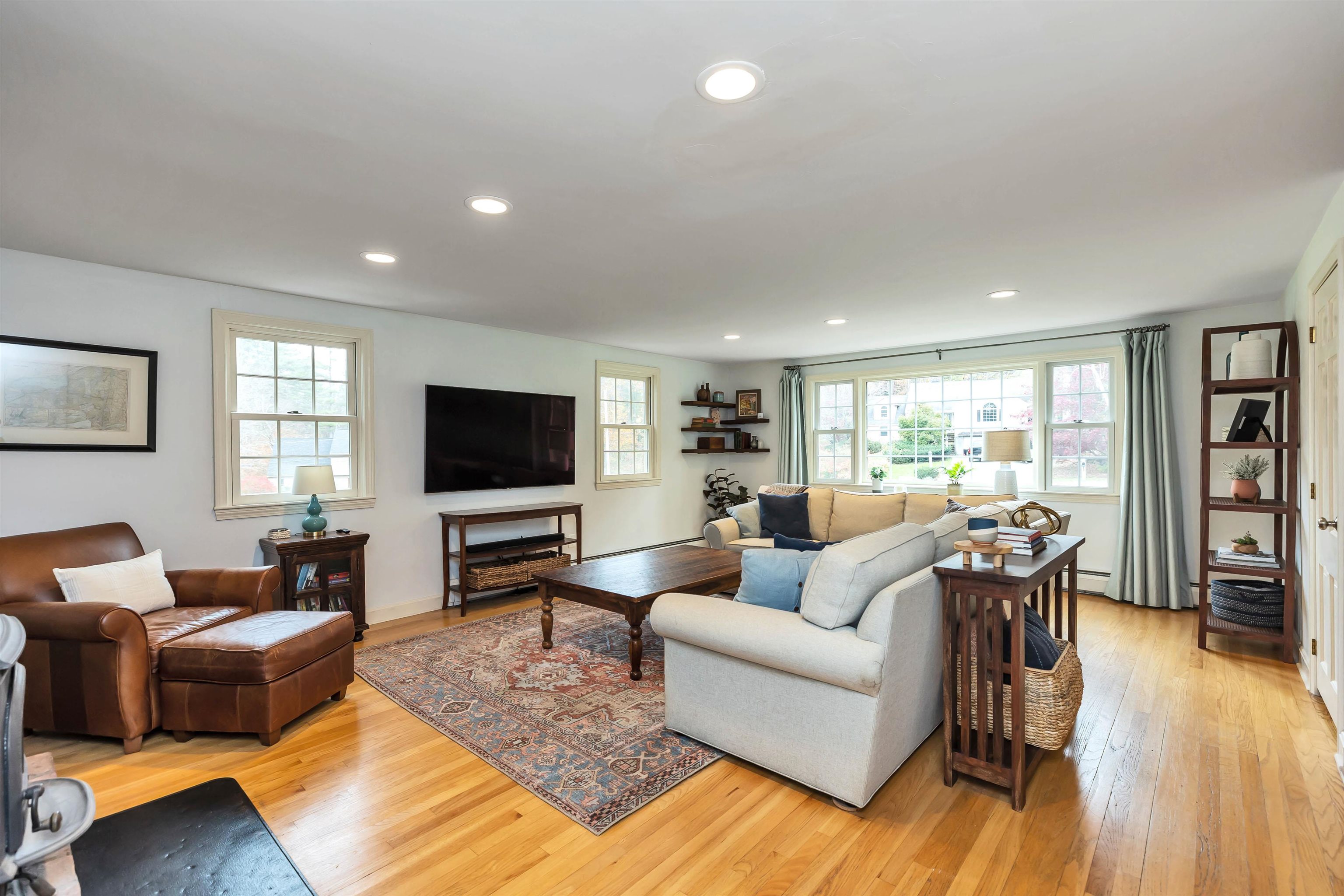 1 Georgetown Drive Amherst, NH 03031 - Photo 3 of 40