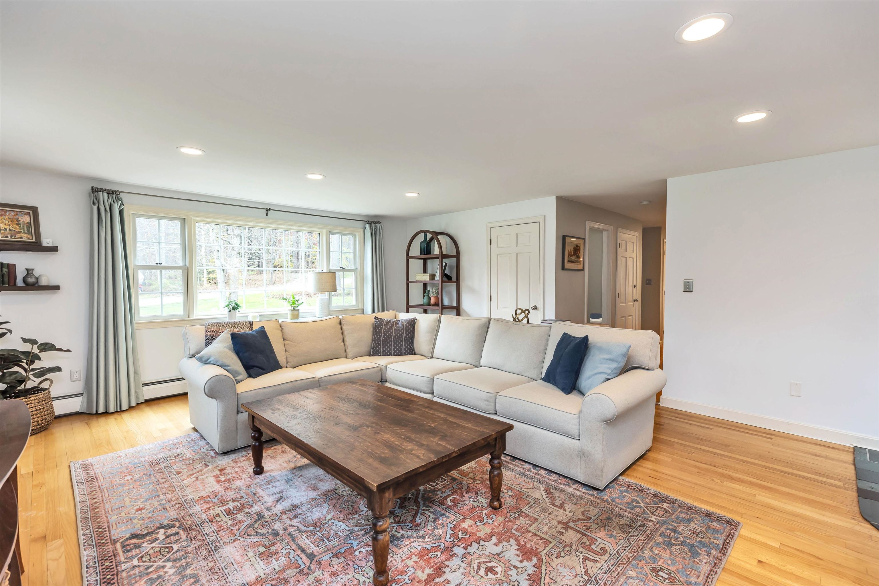 1 Georgetown Drive Amherst, NH 03031 - Photo 5 of 40