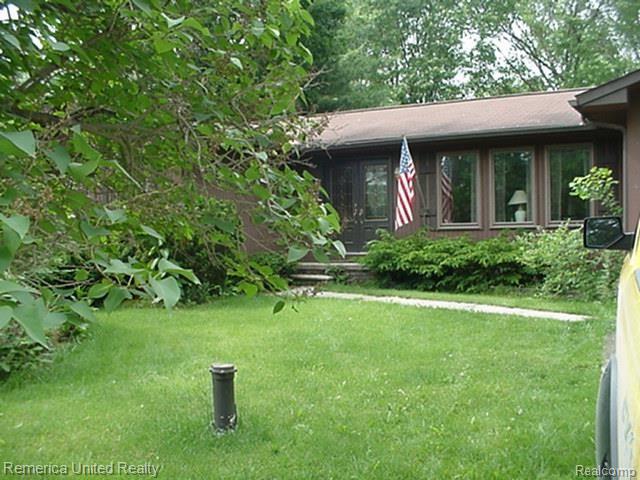 65220 8 Mile Road South Lyon, MI 48178 - Photo 3 of 28