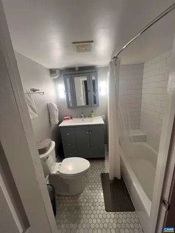 $2,850 | 211 5th Street Northwest, Charlottesville, VA 22903