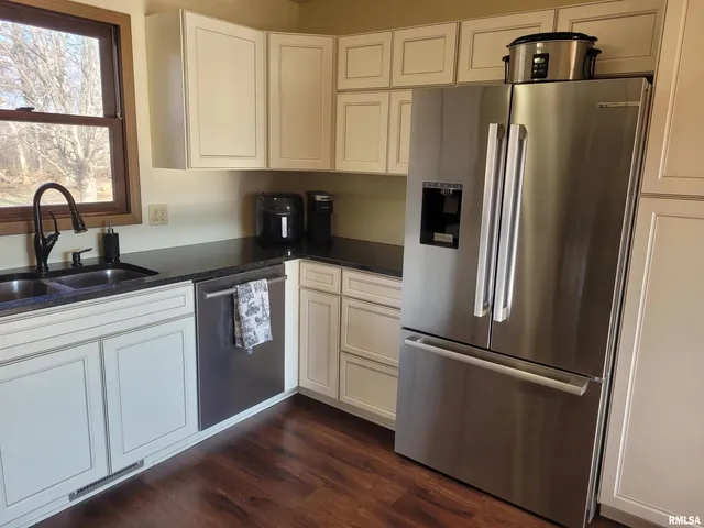 $315,000 | 11968 Goshen Meadows, Mount Vernon, IL 62864