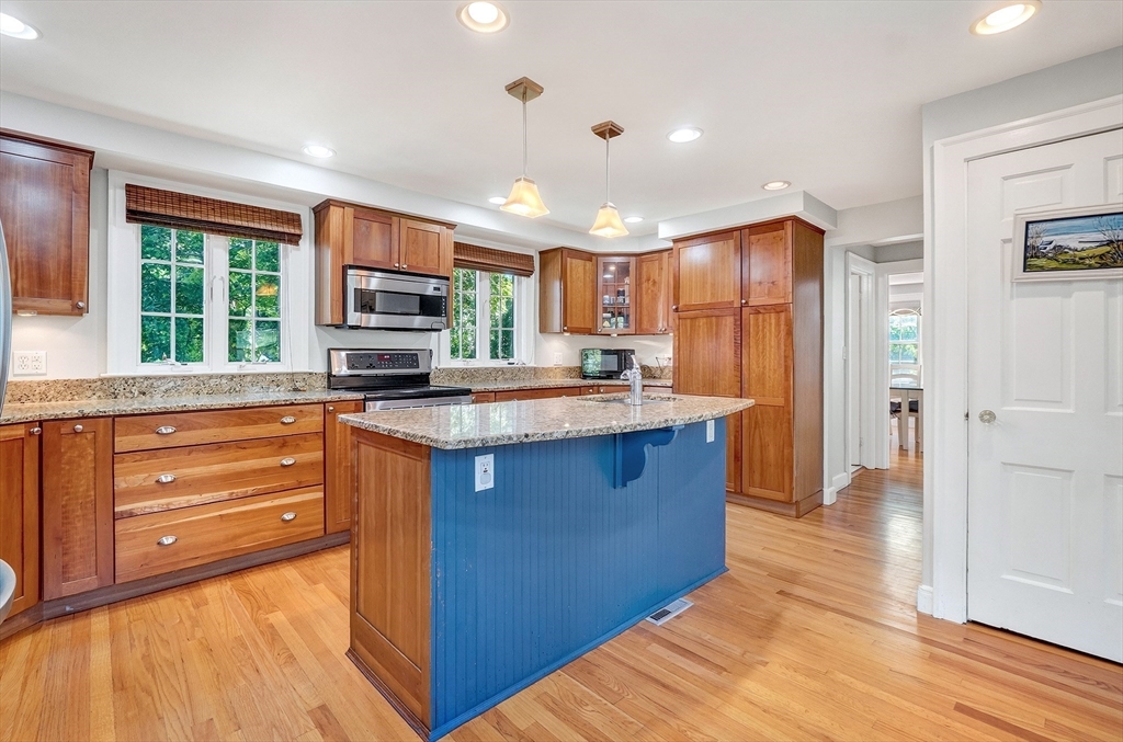 4 Sherman Road Stoneham, MA 02180 - Photo 12 of 42 Gallery Image 12