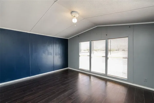 $500,000 | 9959 Farm To Market Road 2071, Valley View, TX 76272