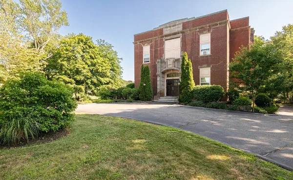 $465,000 | 15 Green Street, Unit 4, Ipswich, MA 01938