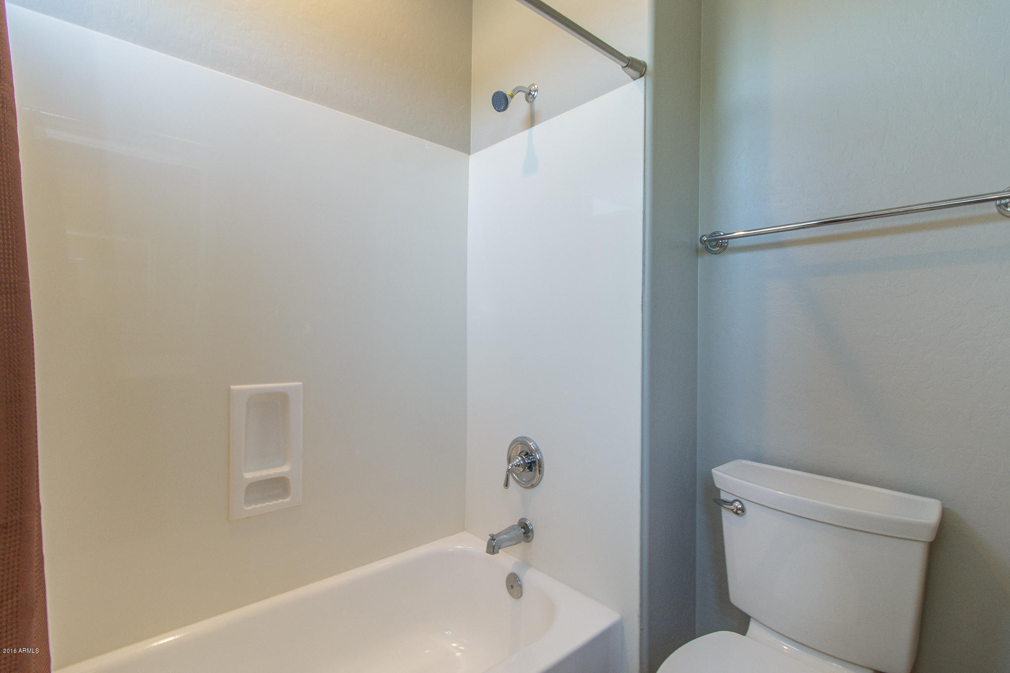 4265 East Buckboard Road Gilbert, AZ 85297 - Photo 25 of 55 25) BATHROOM 2 UP
