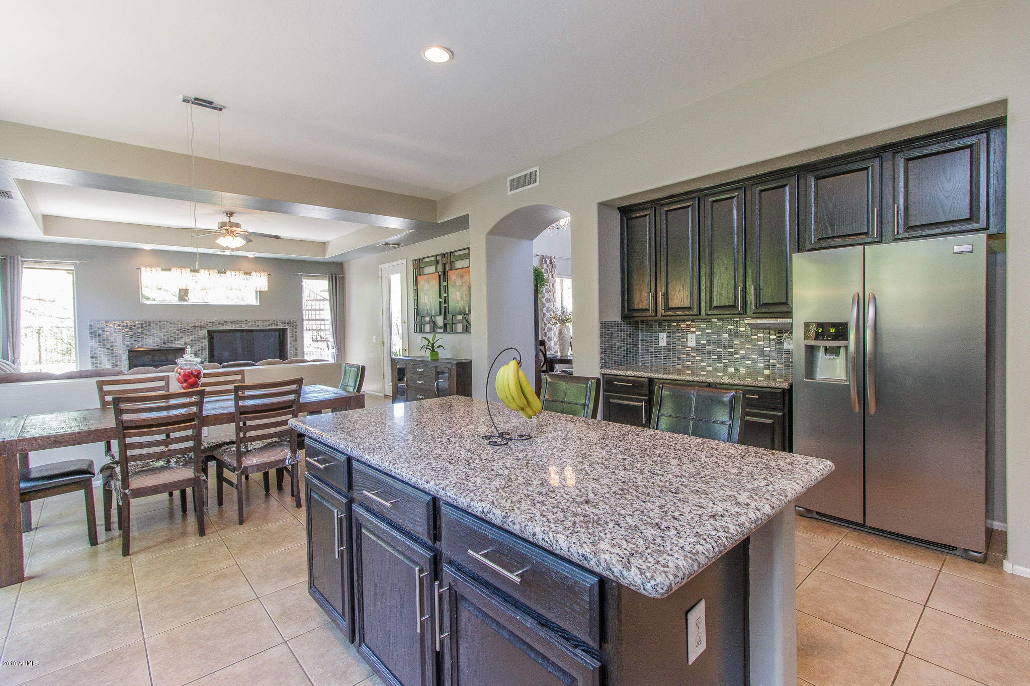 4265 East Buckboard Road Gilbert, AZ 85297 - Photo 9 of 55 9) KITCHEN