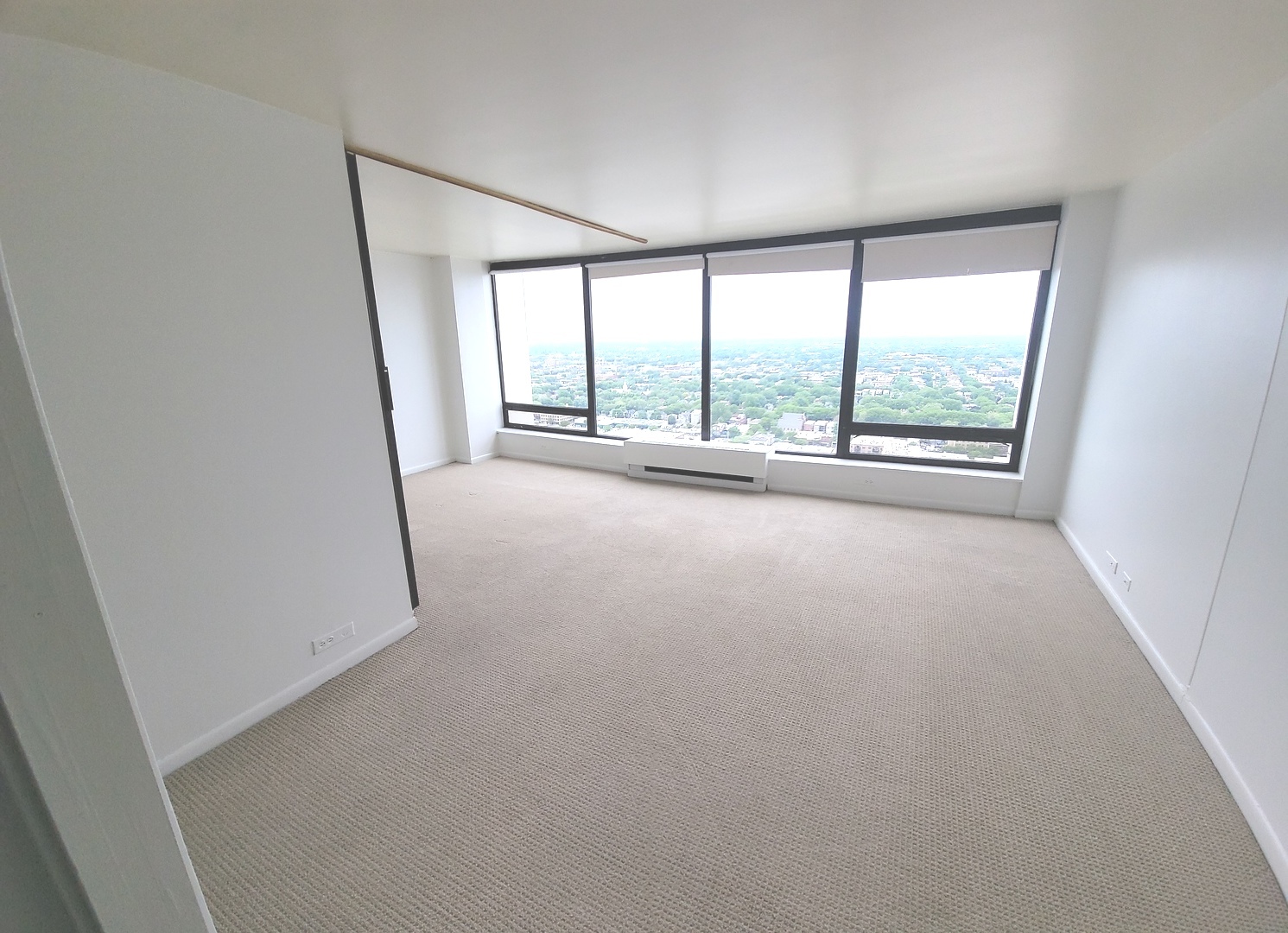 5445 North Sheridan Road, Unit 3605 Chicago, IL 60640 - Photo 3 of 10