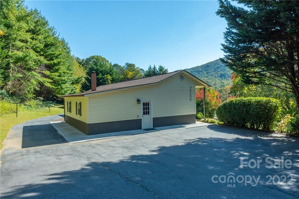 222 Bee Ridge Road Asheville, NC 28803 - Photo 5 of 48 Gallery Image 5