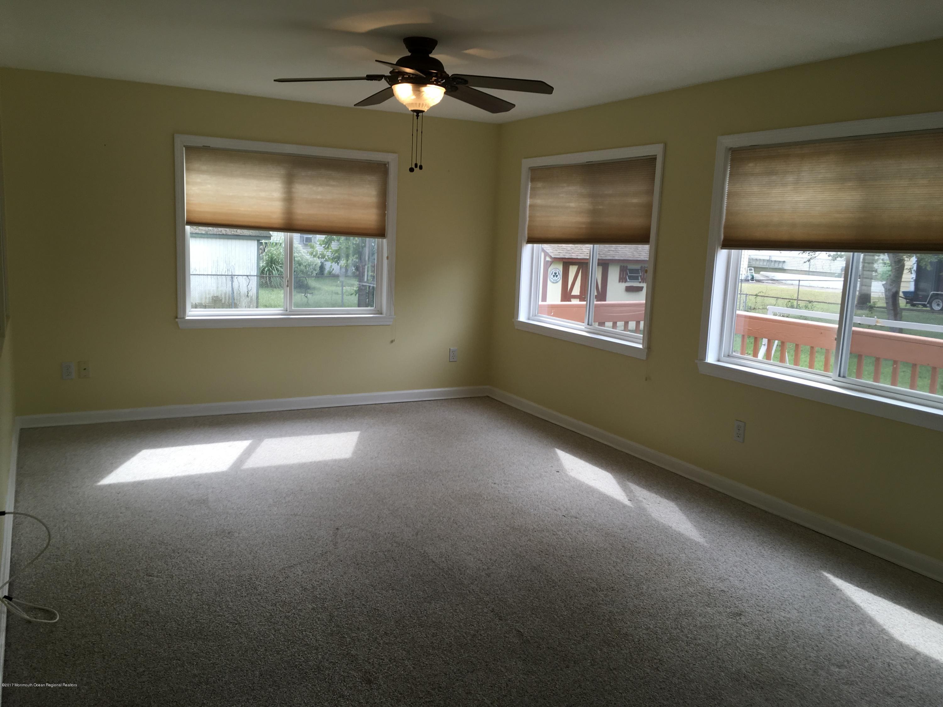 627 Kenmore Road Brick, NJ 08723 - Photo 11 of 17 IMG_2329