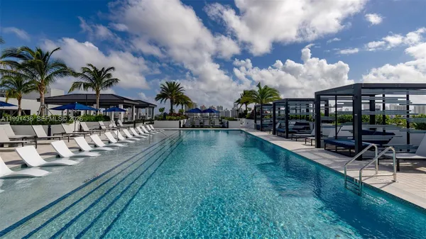 $4,800 | 19401 West Dixie Highway, Unit 206, Miami, FL 33180