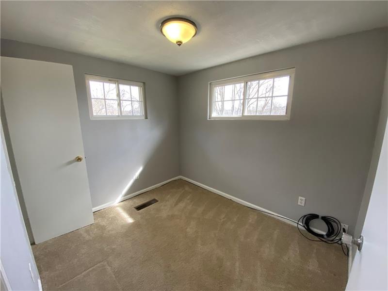 79 Price Road Presto, PA 15142 - Photo 8 of 19 Gallery Image 8