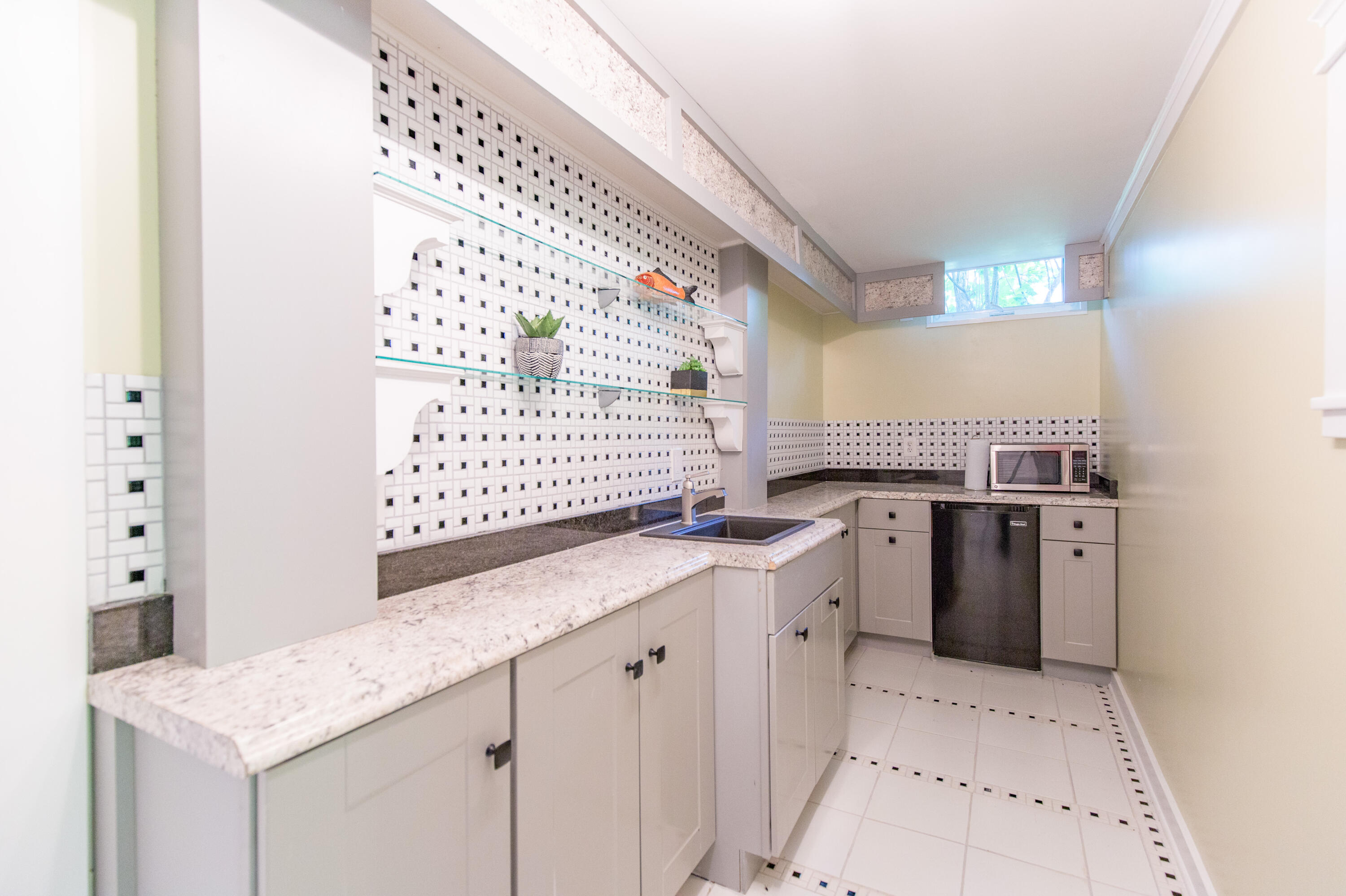 31 Brookside Road Portland, ME 04103 - Photo 50 of 107 GUEST KITCHENETTE