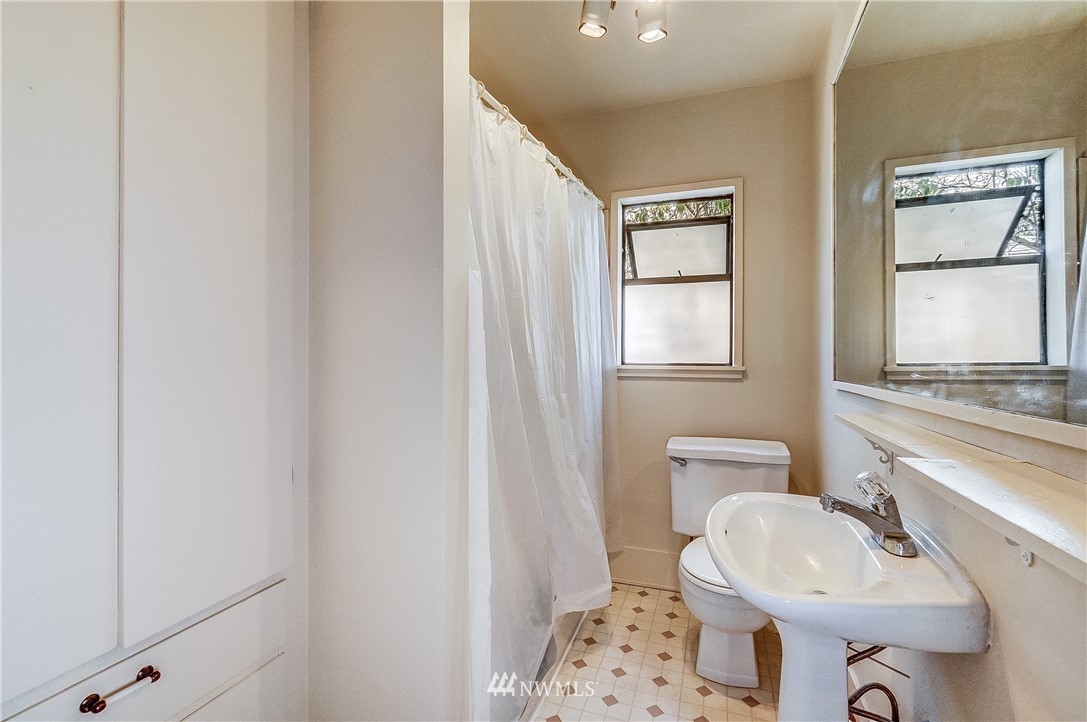 231 Williams Avenue North Renton, WA 98057 - Photo 14 of 23