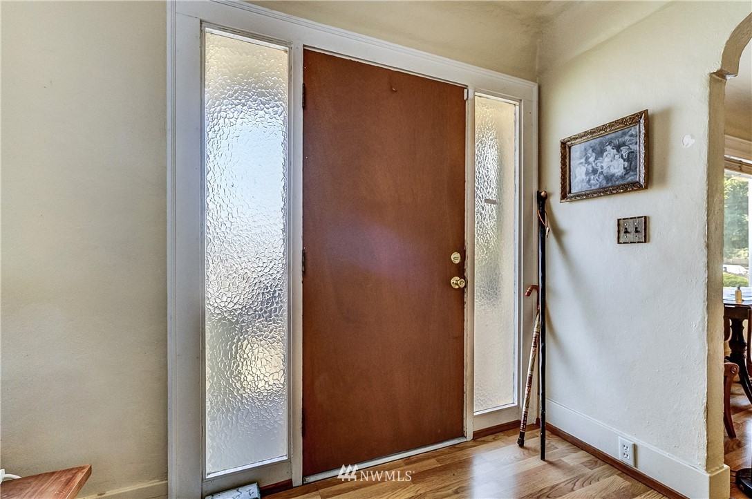 231 Williams Avenue North Renton, WA 98057 - Photo 3 of 23