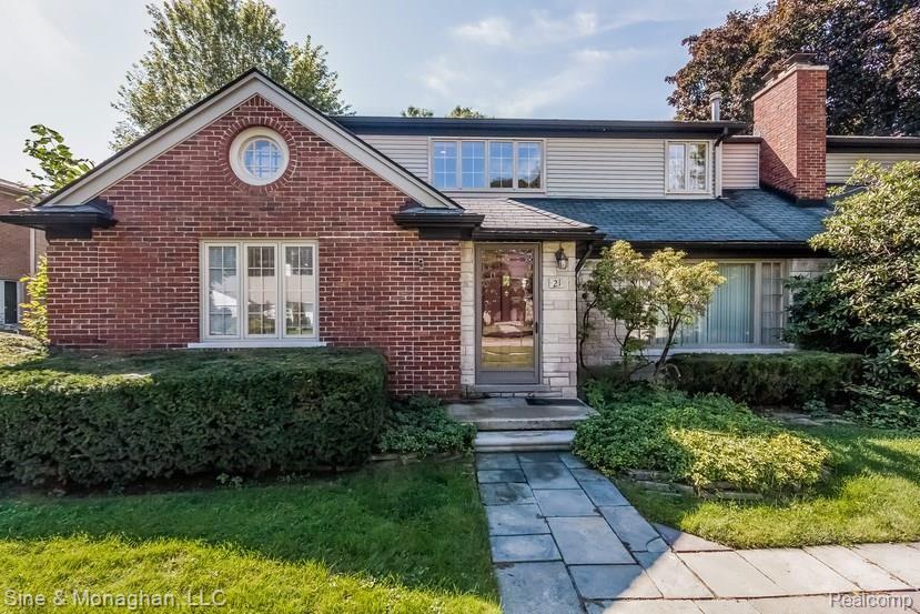 21 Hawthorne Road Grosse Pointe, MI 48236 - Photo 4 of 80 004-Front_Entrance-2094151-small.jpg