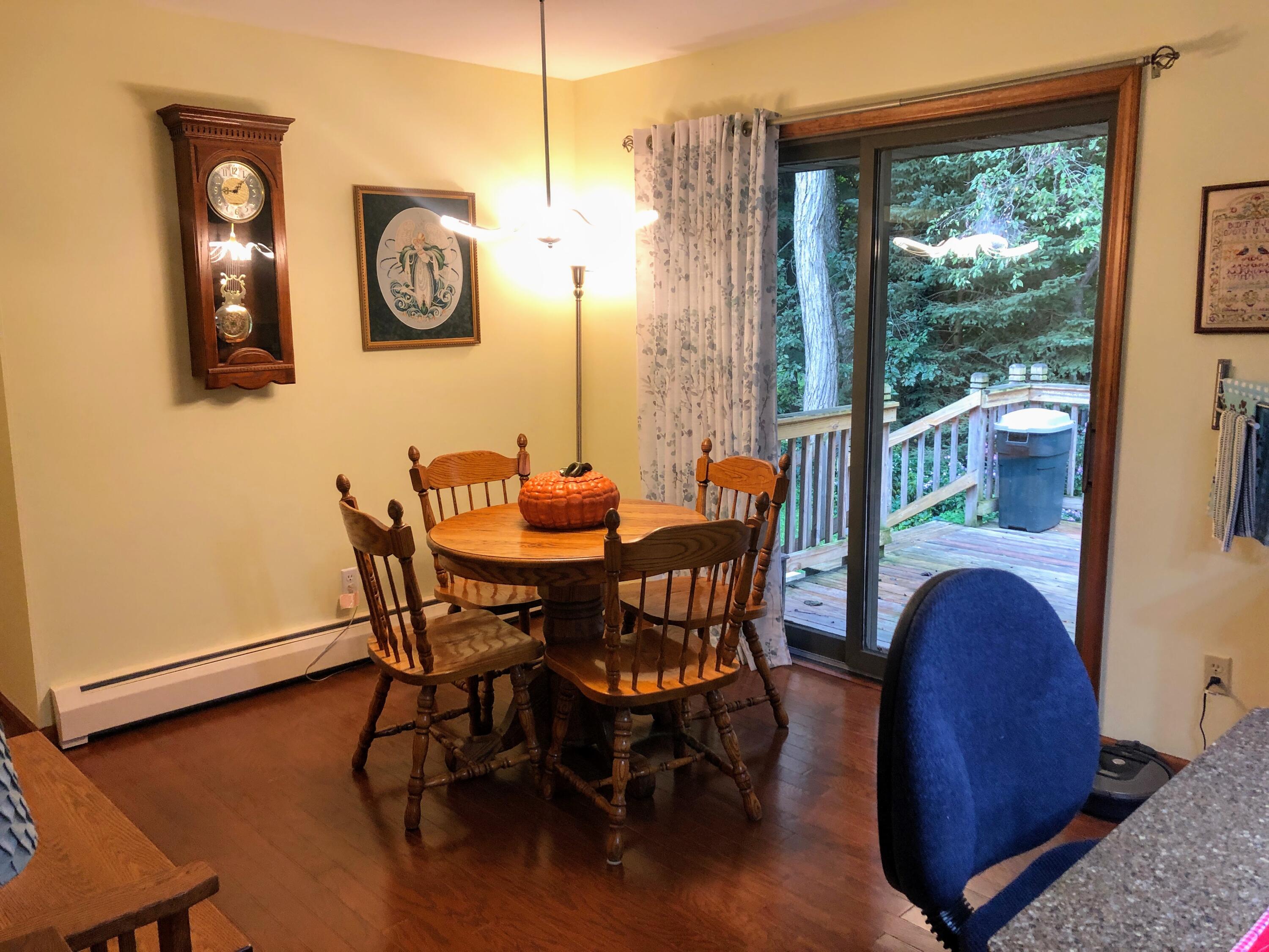 21075 1 Mile Road Reed City, MI 49677 - Photo 10 of 43 Dining room