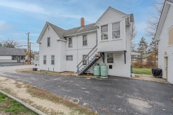 $1,850 | 283 Chesley Hill Road, Unit A, Rochester, NH 03839