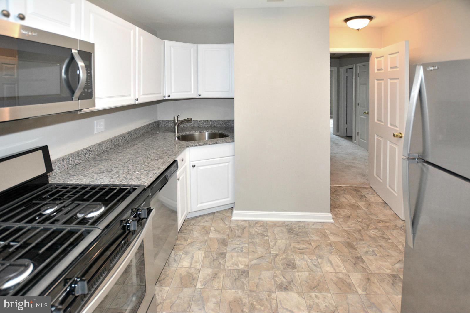 1425 Northgate Square, Unit 31A Reston, VA 20190 - Photo 2 of 11 Kitchen