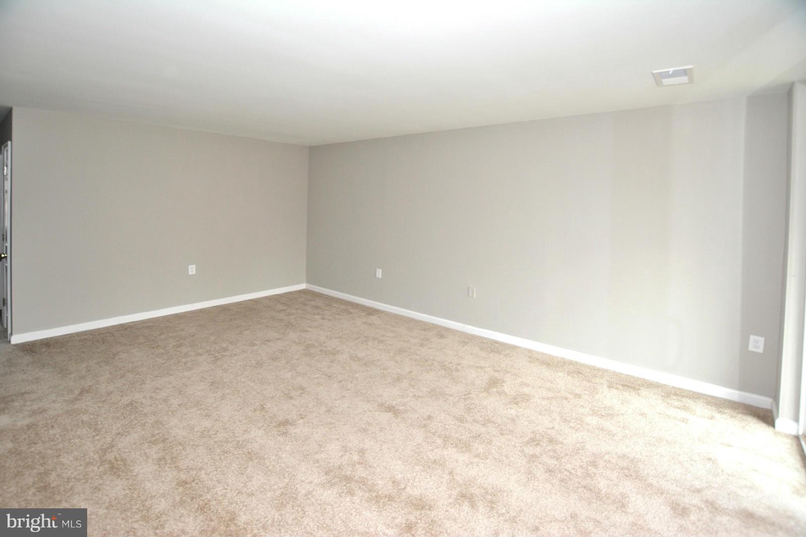 1425 Northgate Square, Unit 31A Reston, VA 20190 - Photo 11 of 11 Living Room