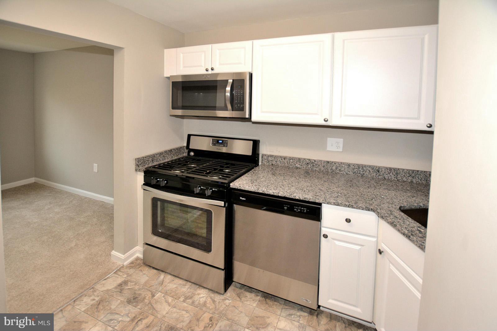 1425 Northgate Square, Unit 31A Reston, VA 20190 - Photo 3 of 11 Kitchen