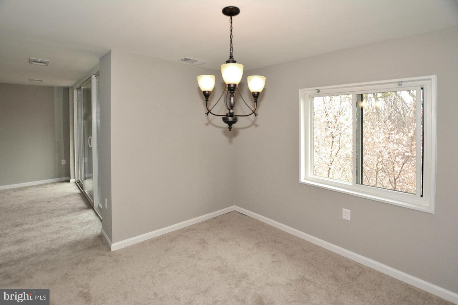 1425 Northgate Square, Unit 31A Reston, VA 20190 - Photo 6 of 11 Dining Room