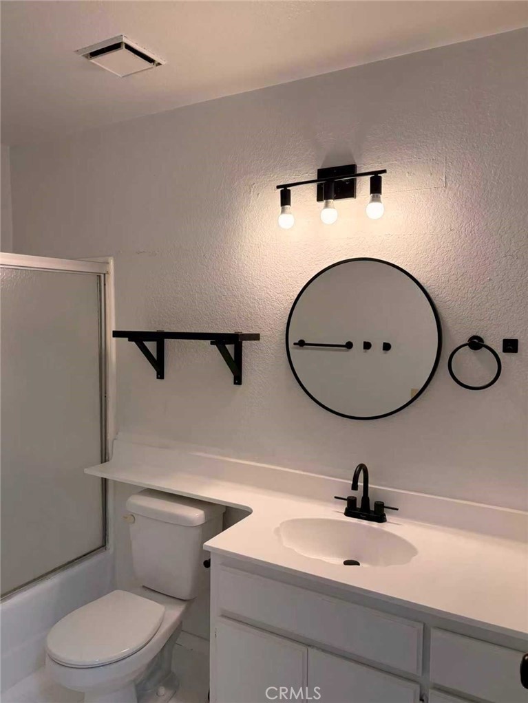 7296 Parkside Place Rancho Cucamonga, CA 91701 - Photo 9 of 26 Master Bath
