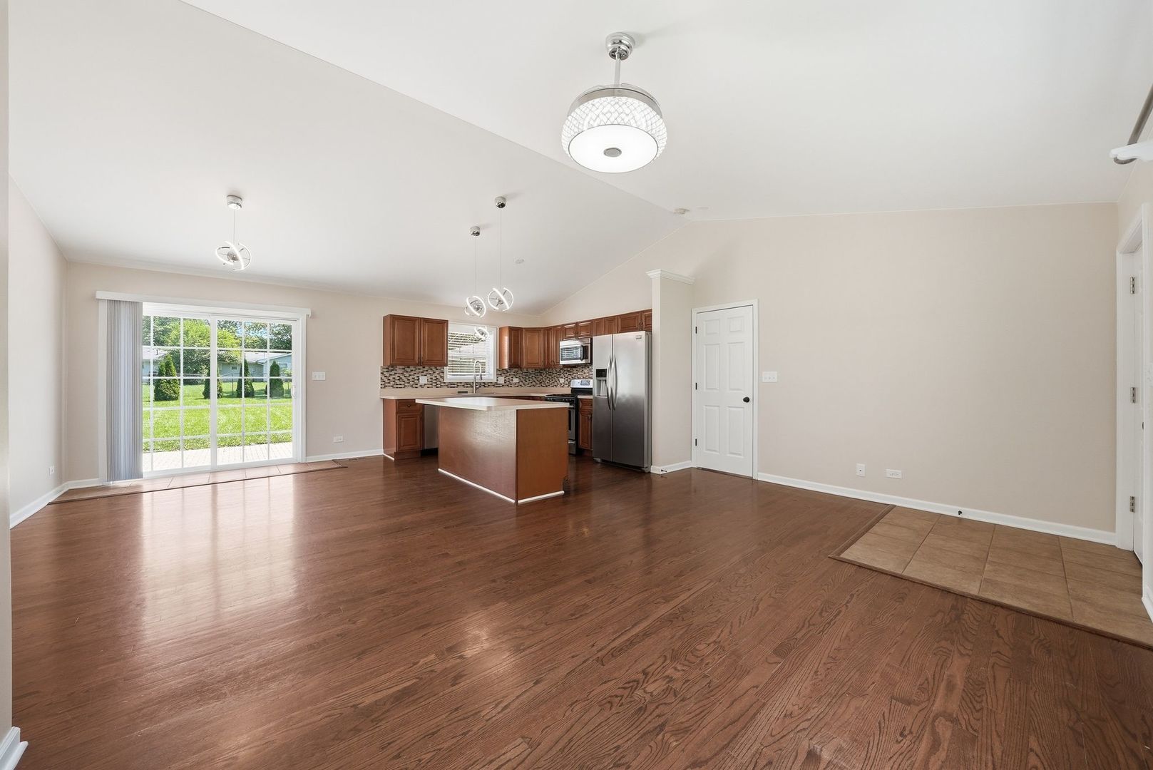 2420 Von Esch Road Joliet, IL 60431 - Photo 6 of 33