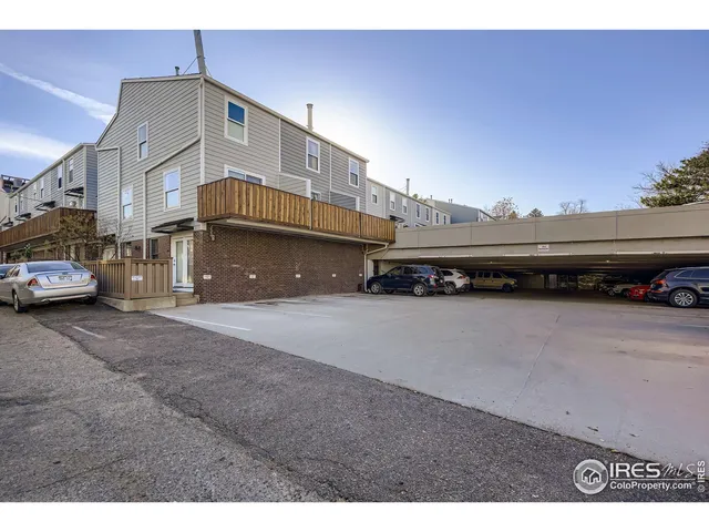 a car parked in front of a building