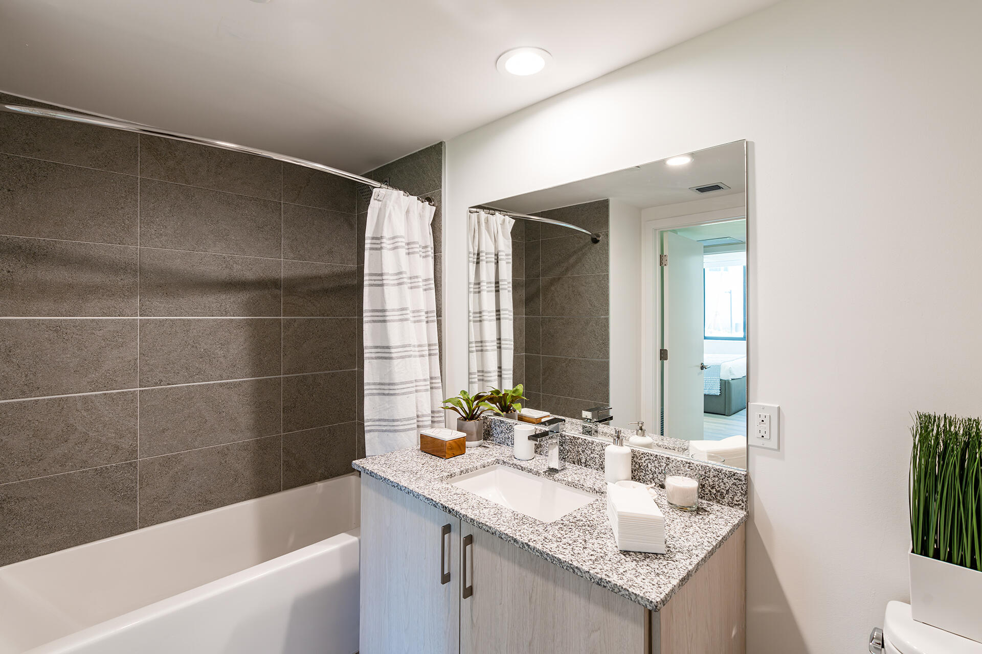 5961 Southwest 68th Street, Unit 718 South Miami, FL 33143 - Photo 8 of 20 SoMI Parc Bathroom Model