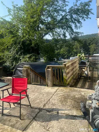 $1,750 | 90 Aetna Street, Naugatuck, CT 06770