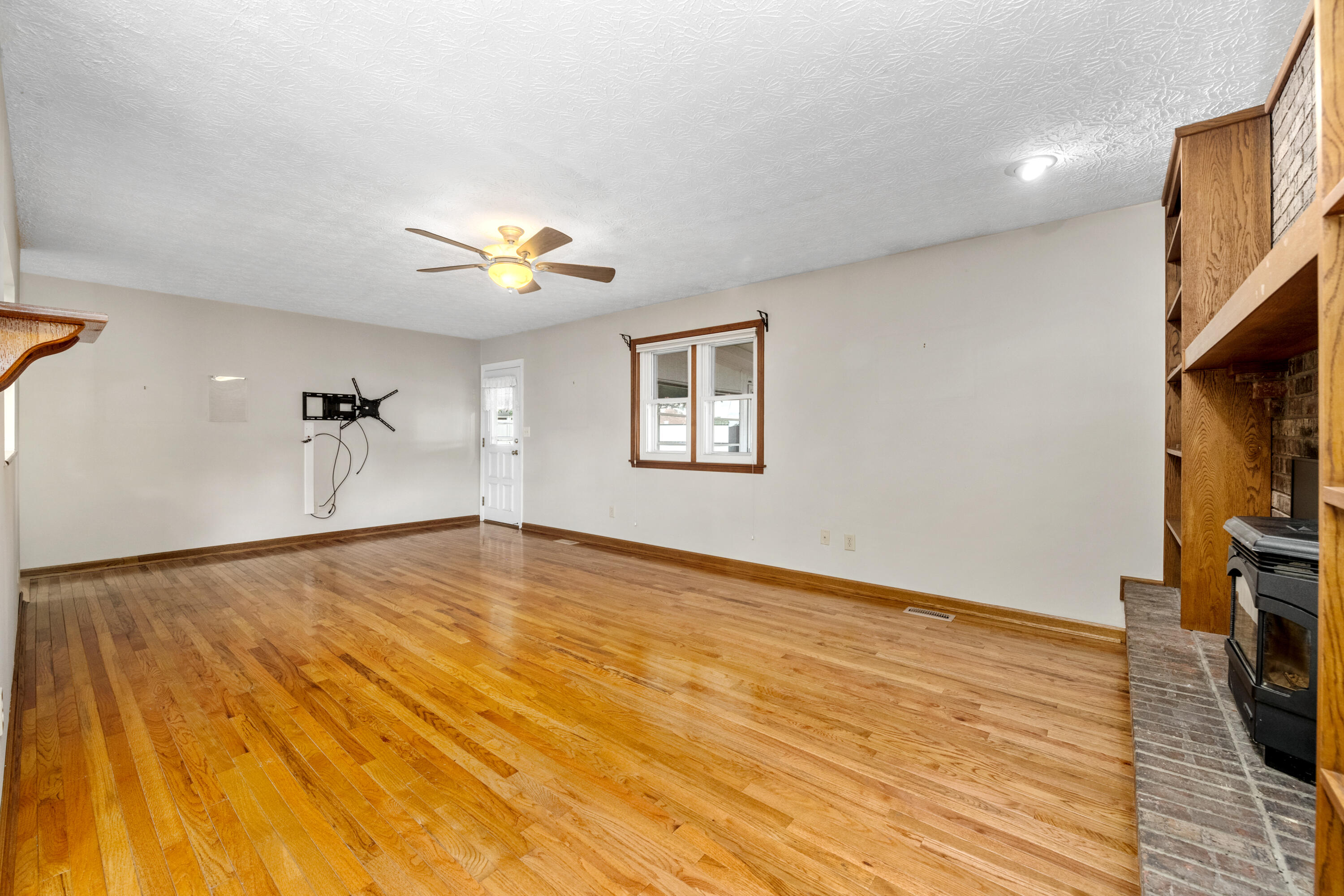 1129 Cayton Road Florence, KY 41042 - Photo 10 of 37
