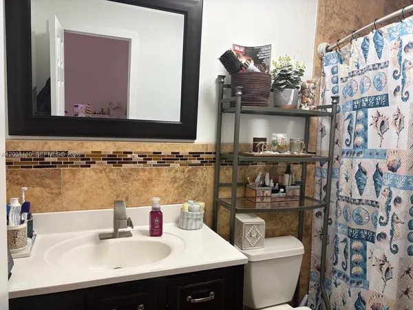 $3,500 | 3103 West 70th Street, Hialeah, FL 33018