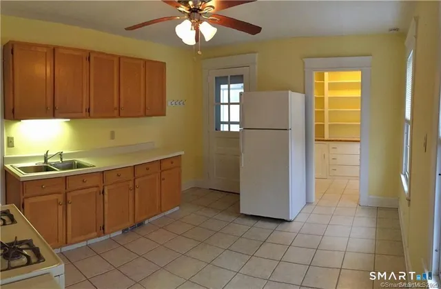 $1,400 | 28 Grove Street, Thomaston, CT 06787