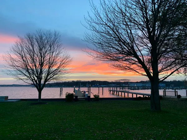 $1,249,900 | 1738 Waukazoo Drive, Holland, MI 49424