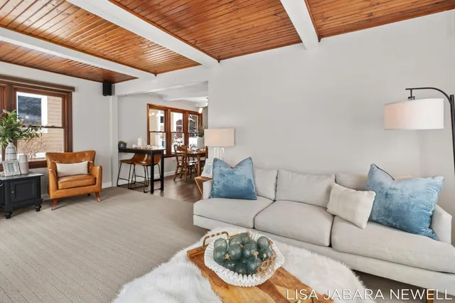 $1,249,900 | 1738 Waukazoo Drive, Holland, MI 49424