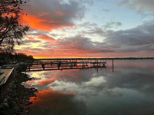 $1,249,900 | 1738 Waukazoo Drive, Holland, MI 49424