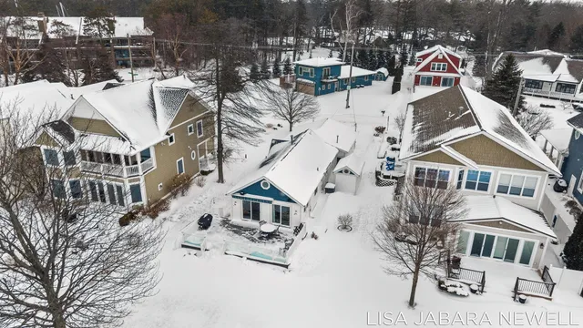 $1,249,900 | 1738 Waukazoo Drive, Holland, MI 49424