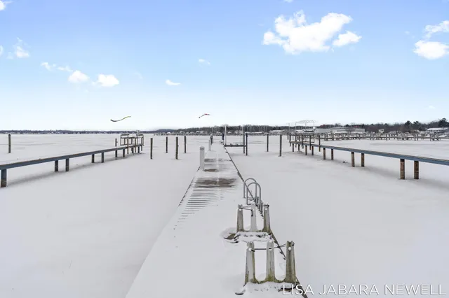 $1,249,900 | 1738 Waukazoo Drive, Holland, MI 49424