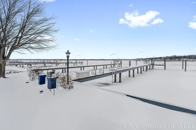 $1,249,900 | 1738 Waukazoo Drive, Holland, MI 49424