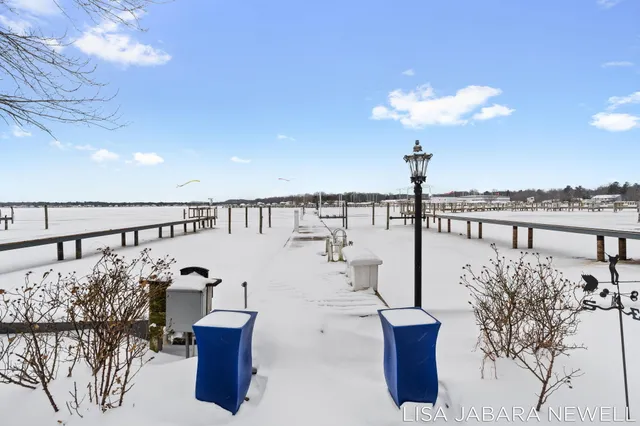 $1,249,900 | 1738 Waukazoo Drive, Holland, MI 49424