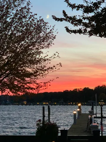 $1,249,900 | 1738 Waukazoo Drive, Holland, MI 49424