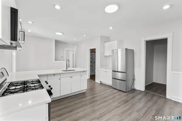 $2,500 | 394 Gregory Street, Unit 4, Bridgeport, CT 06604